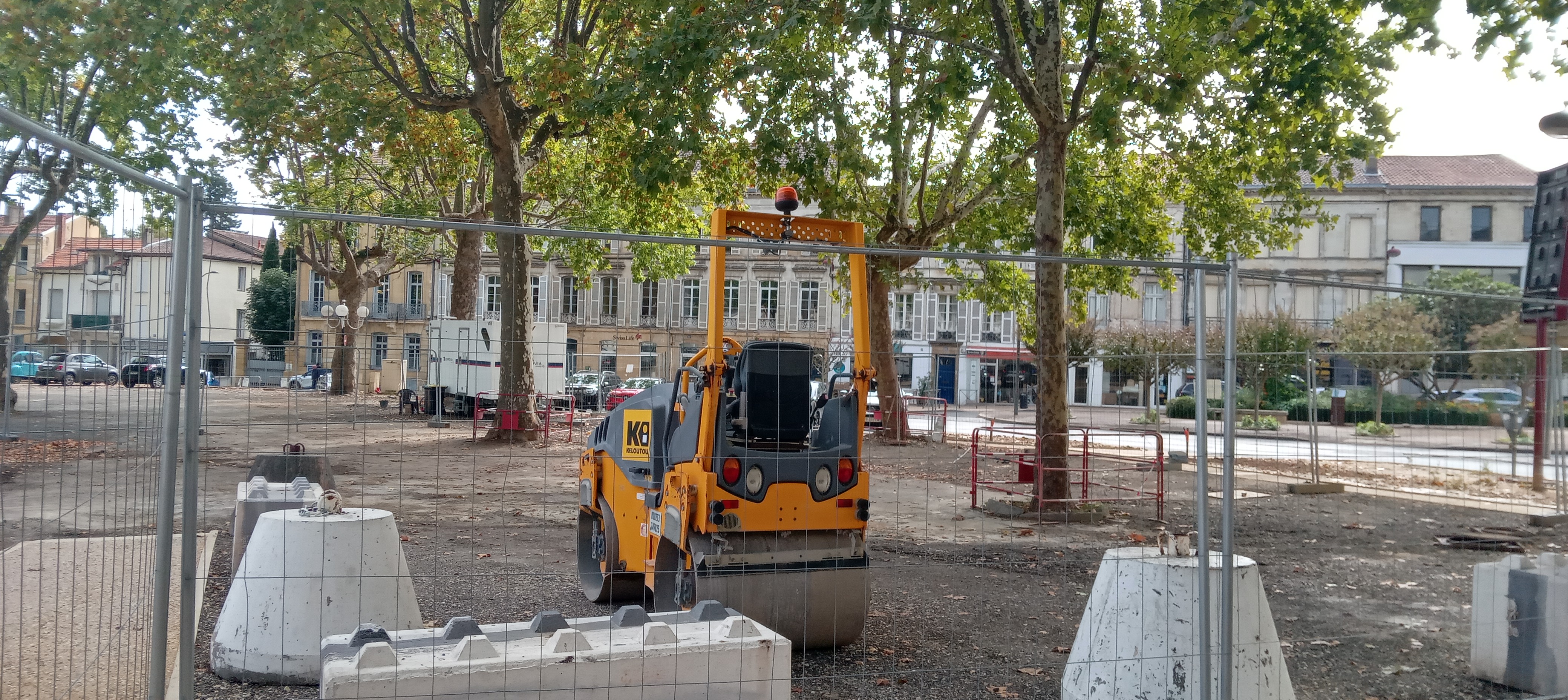 le chantier se poursuit place de la République