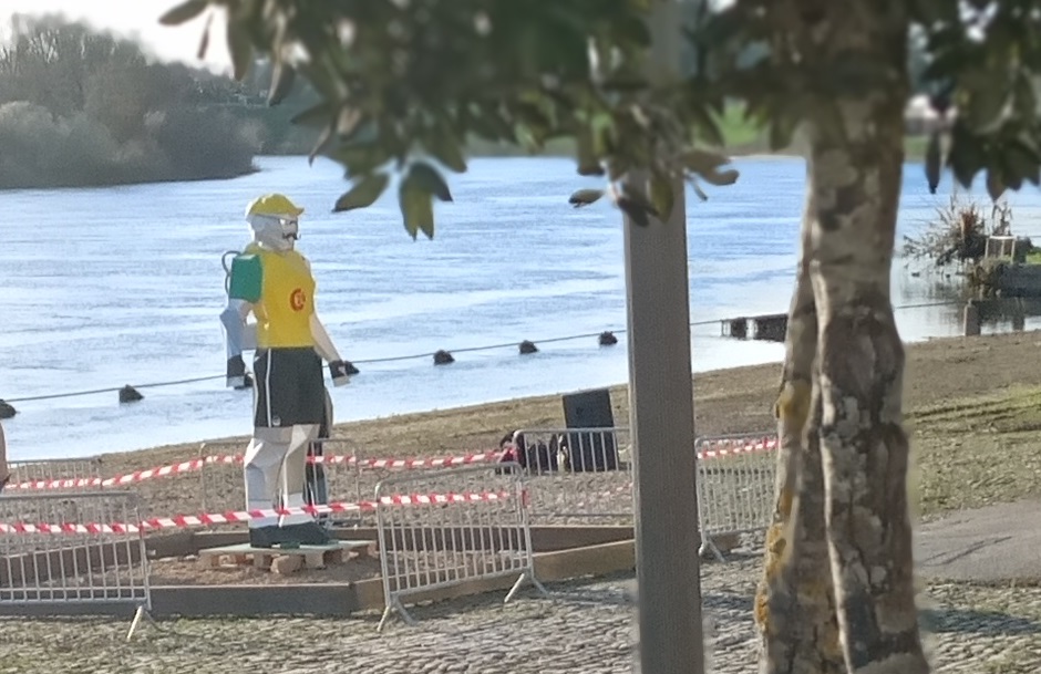 Le Carnaval de Bergerac rassemble une foule record sous un soleil eclatant